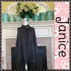 Janice cape/sweater, one size. Boutique 💗